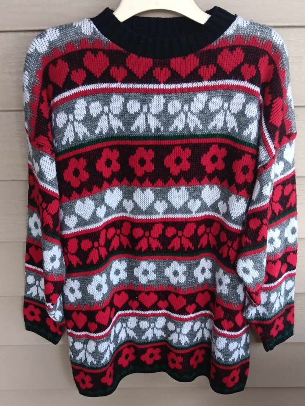 Vintage 80's  Huntington Ridge Hearts And Bows Sweater. Size Large